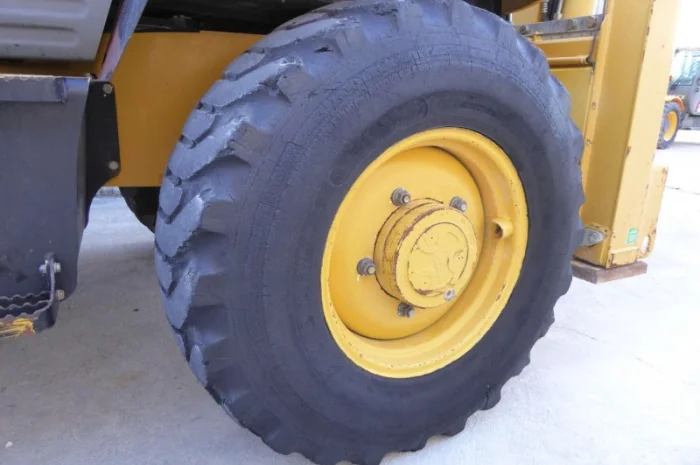 Экскаватор-погрузчик Komatsu WB 97 S- фото № 14