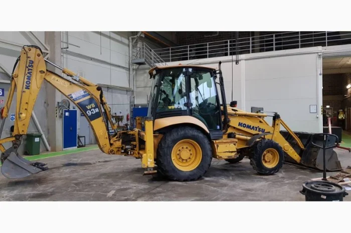 Экскаватор-погрузчик Komatsu WB93R-5EO- фото № 1