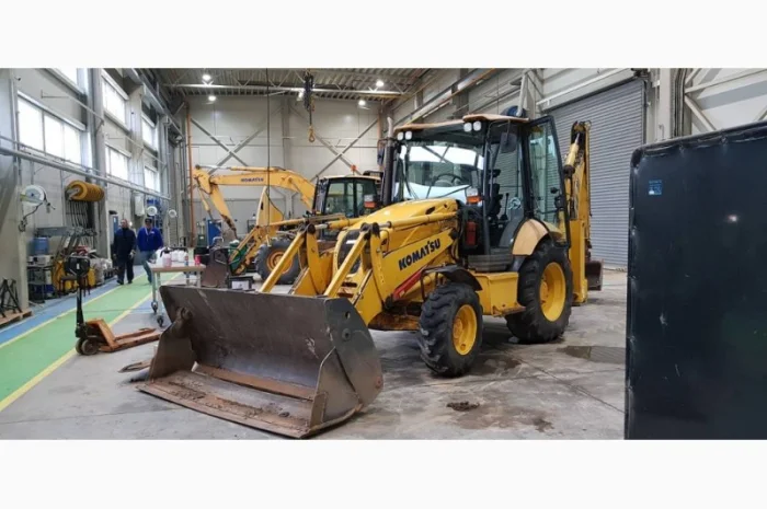 Экскаватор-погрузчик Komatsu WB93R-5EO- фото № 4