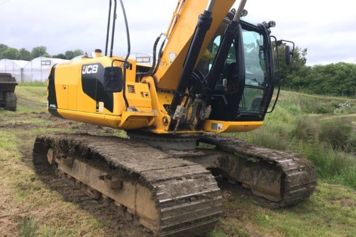 Гусеничный экскаватор JCB JS 160LC- фото № 1