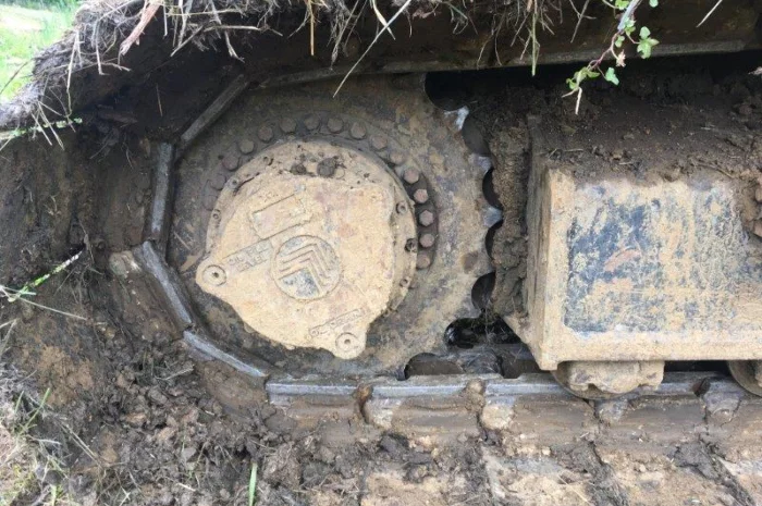 Гусеничный экскаватор JCB JS 160LC- фото № 13