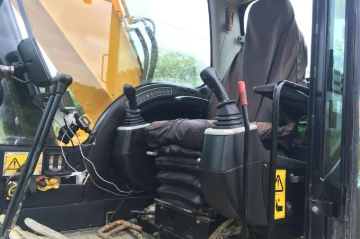 Гусеничный экскаватор JCB JS 160LC- фото № 2