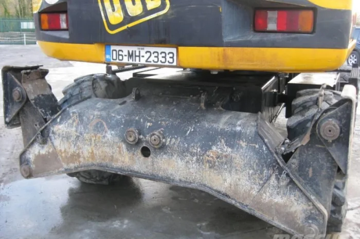 Колесный экскаватор JCB JS 130 W- фото № 13