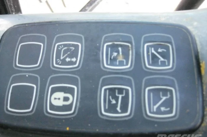 Колесный экскаватор JCB JS 130 W- фото № 2