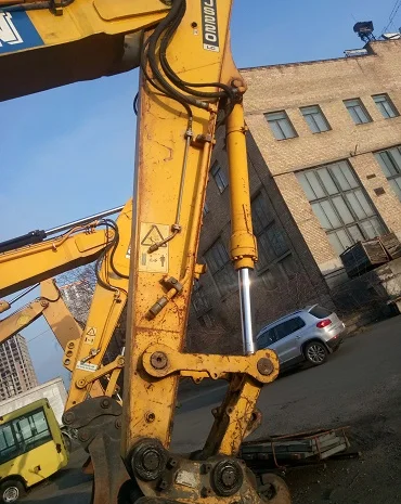 Гусеничный экскаватор JCB JS220 LC. Киев- фото № 12