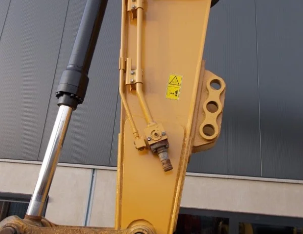 Гусеничный экскаватор Caterpillar 320EL- фото № 6