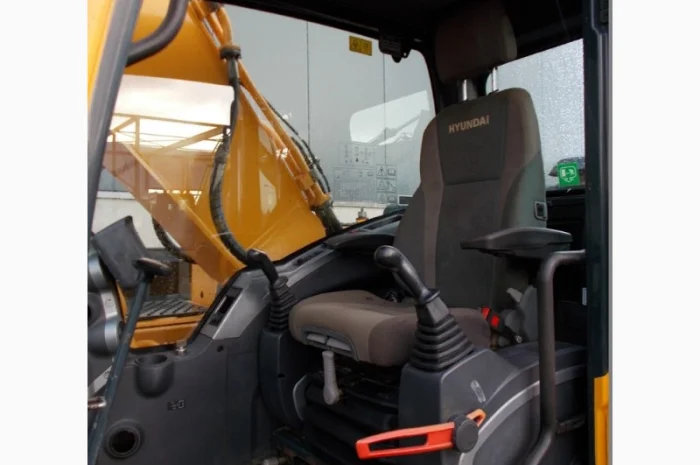 Гусеничный экскаватор Hyundai 210LC-9- фото № 3