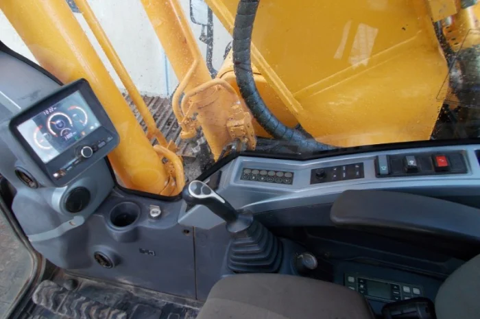 Гусеничный экскаватор Hyundai 210LC-9- фото № 5