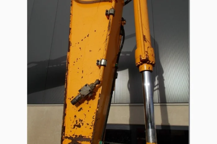 Гусеничный экскаватор Hyundai 210LC-9- фото № 7