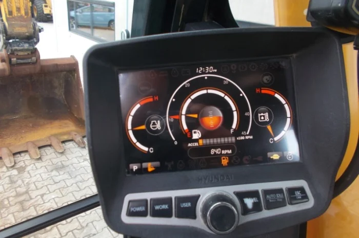 Гусеничный экскаватор Hyundai R220LC-9A- фото № 2