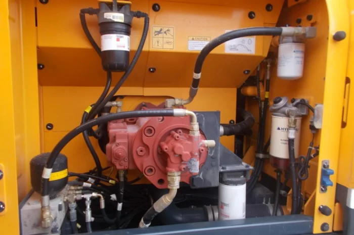 Гусеничный экскаватор Hyundai R220LC-9A- фото № 3