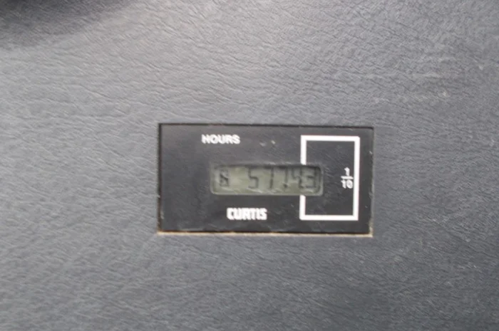 Гусеничный экскаватор Hyundai R220LC-9A- фото № 5