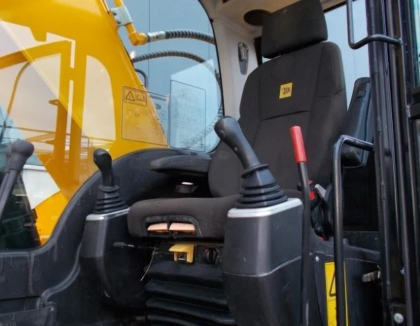 Гусеничный экскаватор JCB JS220LC- фото № 2