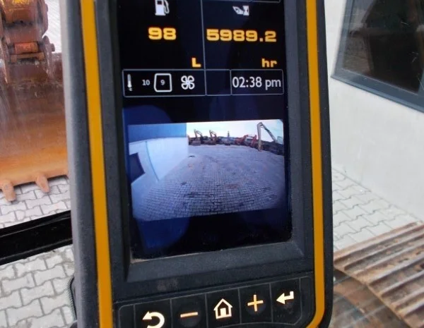 Гусеничный экскаватор JCB JS220LC- фото № 9