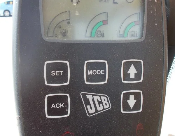 Гусеничный экскаватор JCB JS260LC- фото № 10