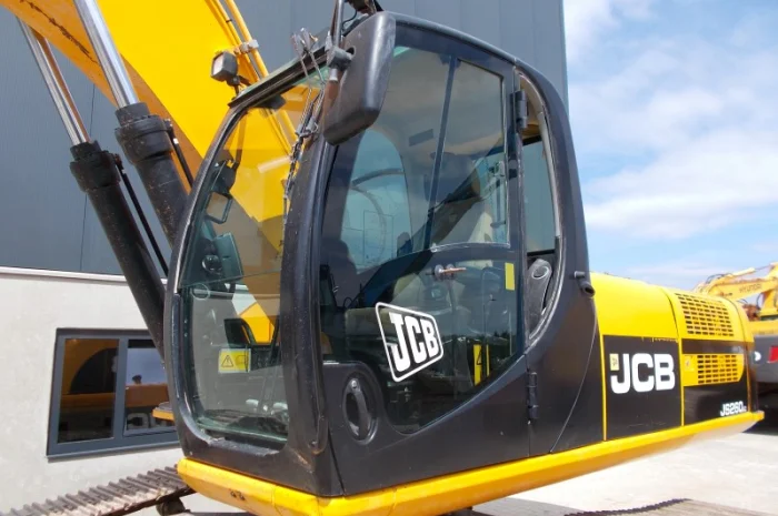 Гусеничный экскаватор JCB JS260LC- фото № 3