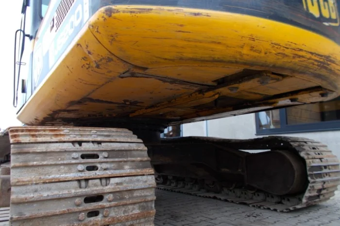 Экскаватор JCB JS200LC на гусеничном ходу- фото № 2