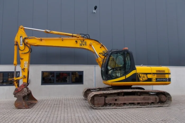 Экскаватор JCB JS200LC на гусеничном ходу- фото № 9