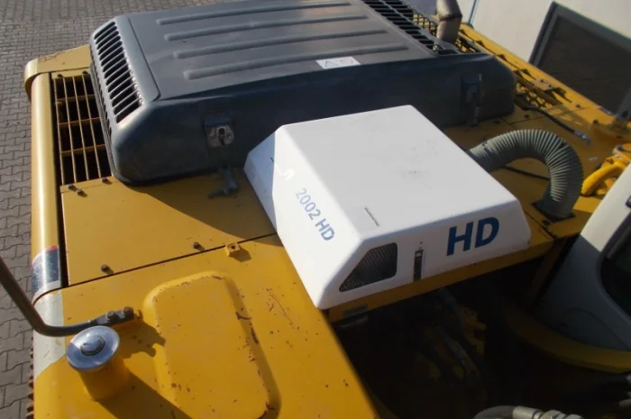 Экскаватор Kato HD1023 III LC на гусеничном ходу- фото № 12