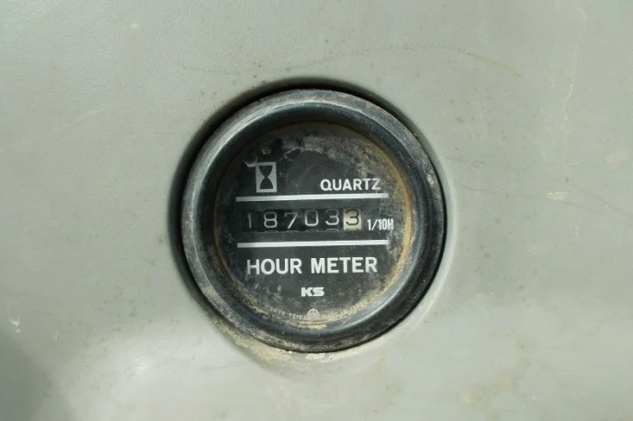 Экскаватор короткого радиуса Kobelco SK235SR на гусеничном ходу- фото № 10