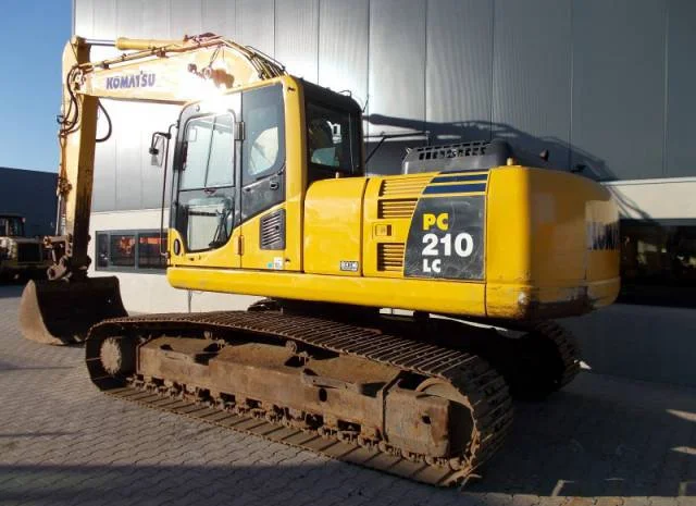 Гусеничный экскаватор Komatsu PC210LC-8- фото № 1