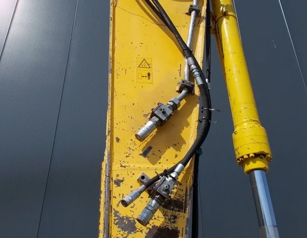 New Holland - экскаватор сверхмалого радиуса Kobelco E235BSR-2- фото № 9