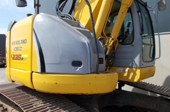New Holland - экскаватор сверхмалого радиуса Kobelco E235BSR-2- фото № 7
