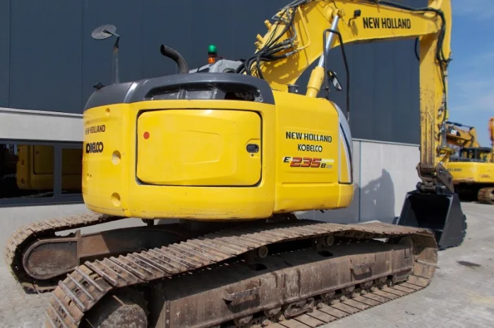 New Holland - экскаватор сверхмалого радиуса Kobelco E235BSR-2- фото № 8