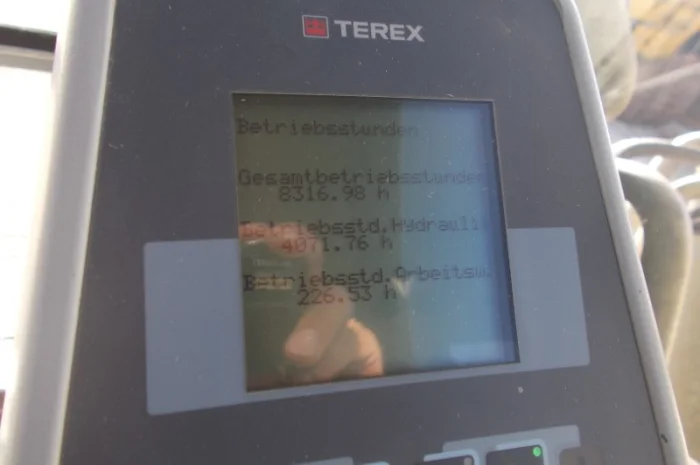 Экскаватор Atlas-Terex TC225LC на гусеничном ходу- фото № 12