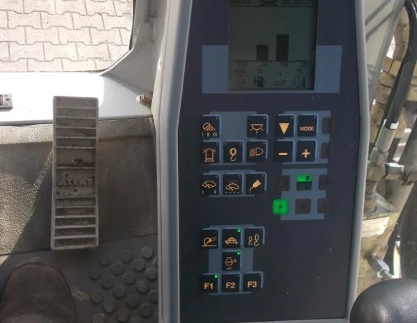 Экскаватор Atlas-Terex TC225LC на гусеничном ходу- фото № 4