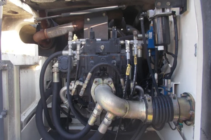 Экскаватор Atlas-Terex TC225LC на гусеничном ходу- фото № 8