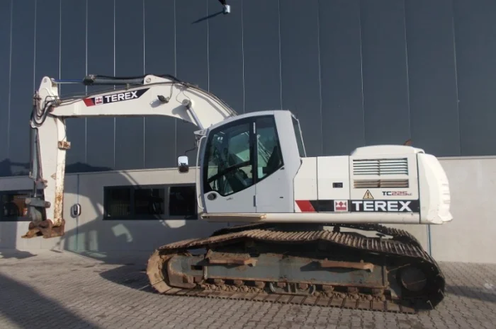 Экскаватор Atlas-Terex TC225LC на гусеничном ходу- фото № 9