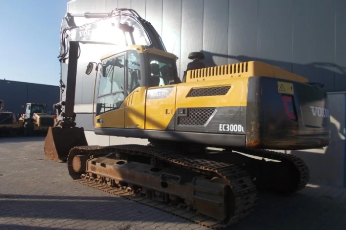 Гусеничный экскаватор Volvo EC300DL- фото № 1