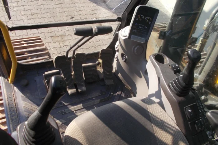 Гусеничный экскаватор Volvo EC300DL- фото № 5