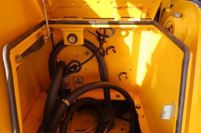 Колесный экскаватор JCB JS 145 W- фото № 3