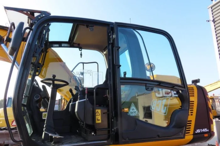Колесный экскаватор JCB JS 145 W- фото № 4