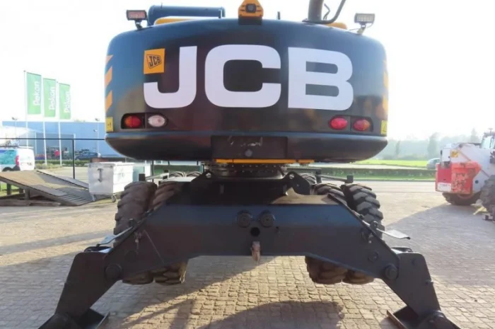 Колесный экскаватор JCB JS 145 W- фото № 8