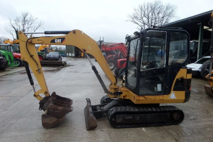 Мини экскаватор Caterpillar 302.5C- фото № 1