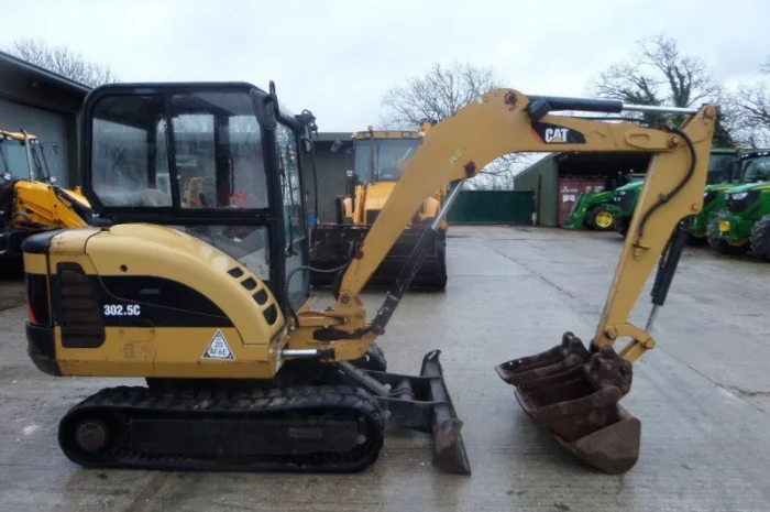 Мини экскаватор Caterpillar 302.5C- фото № 2