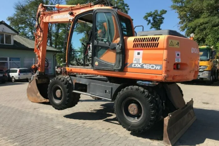 Колесный экскаватор Doosan DX 160 W- фото № 1