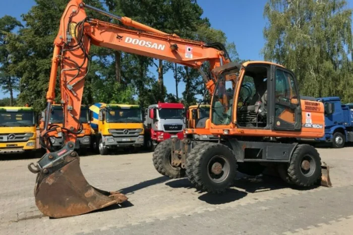 Колесный экскаватор Doosan DX 160 W- фото № 2
