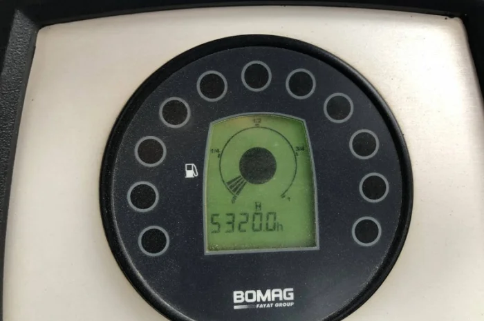 Дорожный каток Bomag BW 213-D4- фото № 13