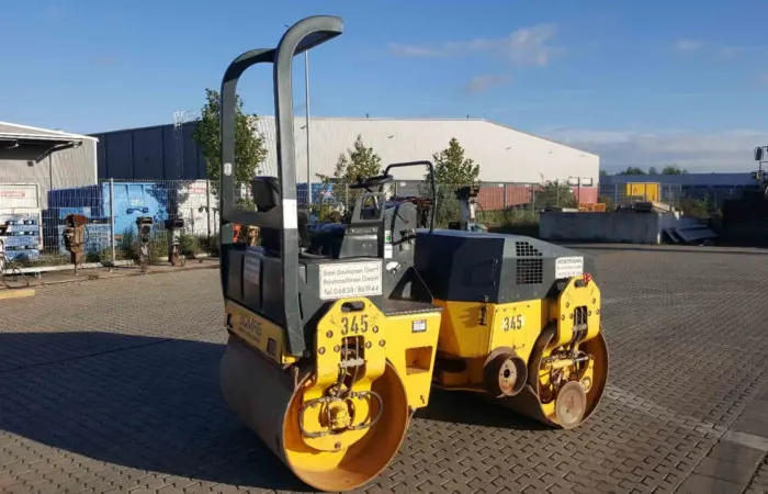 Дорожный каток Bomag BW135- фото № 7
