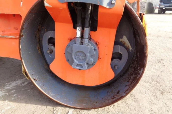 Тандемный каток Hamm HD 12 VV- фото № 4
