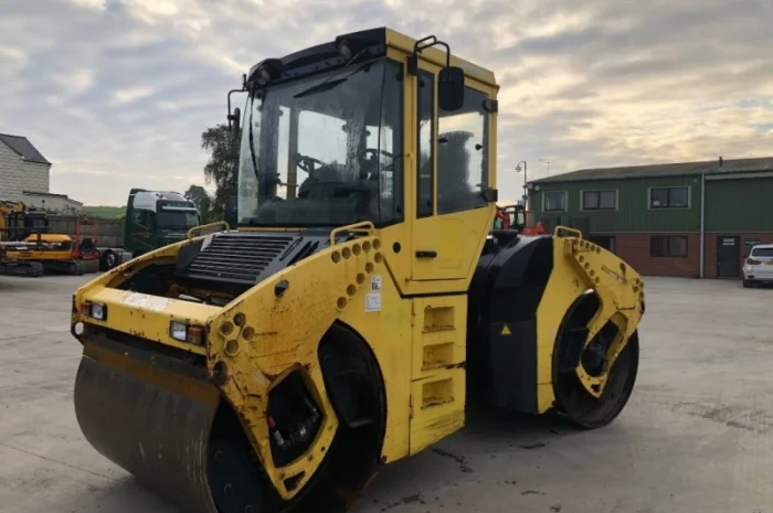 Гладковальцевый каток BOMAG BW161 AD-4- фото № 4