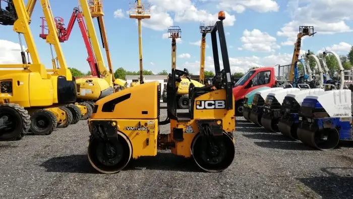 Дорожный каток JCB VMT 260- фото № 3