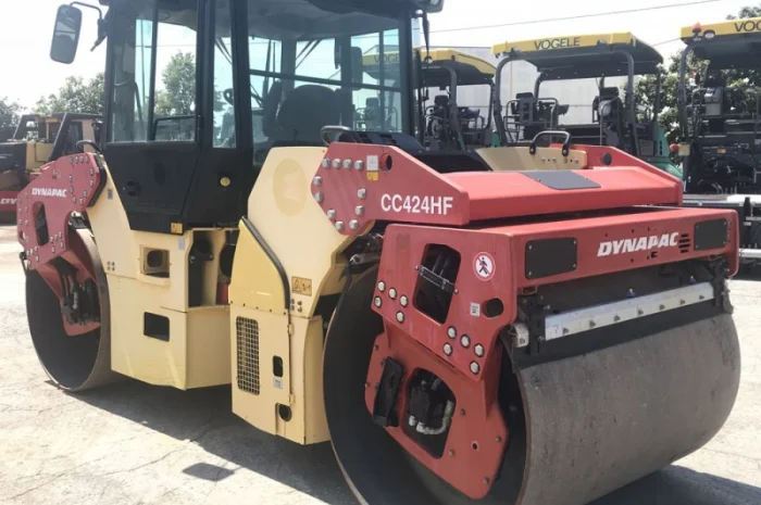 Тандемный каток Dynapac CC 424 HF- фото № 1