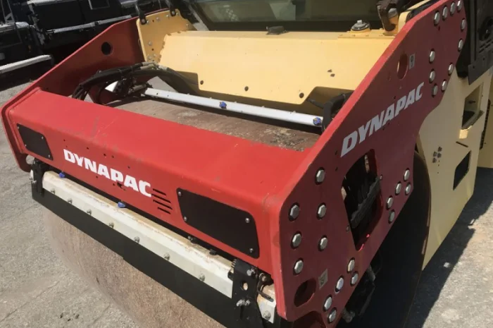 Тандемный каток Dynapac CC 424 HF- фото № 14