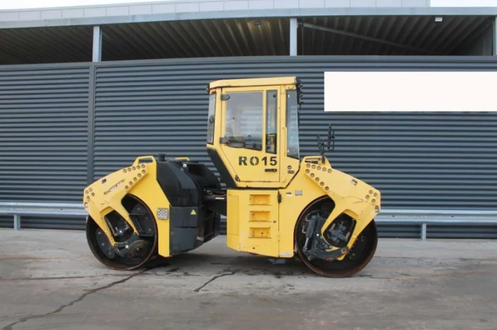 Комбинированный каток Bomag BW 161 AD-4. Строительная техника б/у- фото № 1