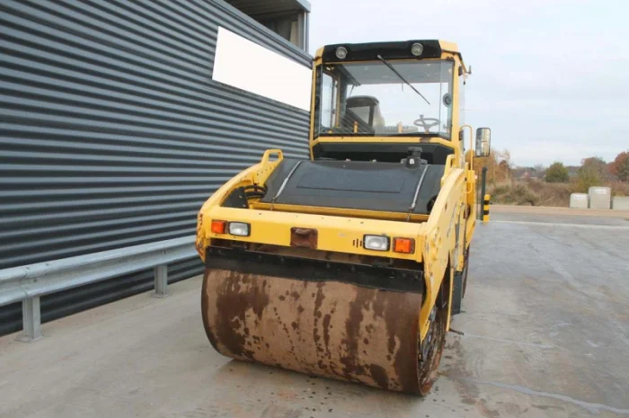 Комбинированный каток Bomag BW 161 AD-4. Строительная техника б/у- фото № 5